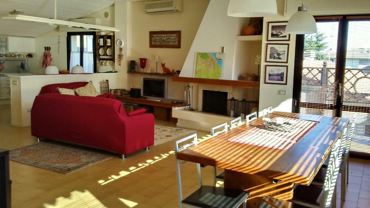 A Casa Di Clo Bed and Breakfast Pésaro Exterior foto